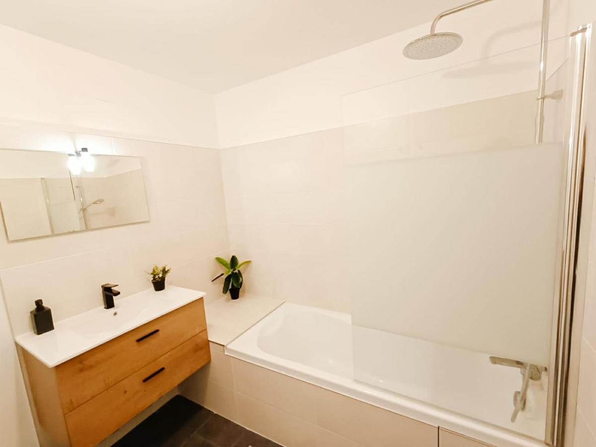 Cosy Calypso 2Ch - Quartier Des Halles & Parking Pau Εξωτερικό φωτογραφία